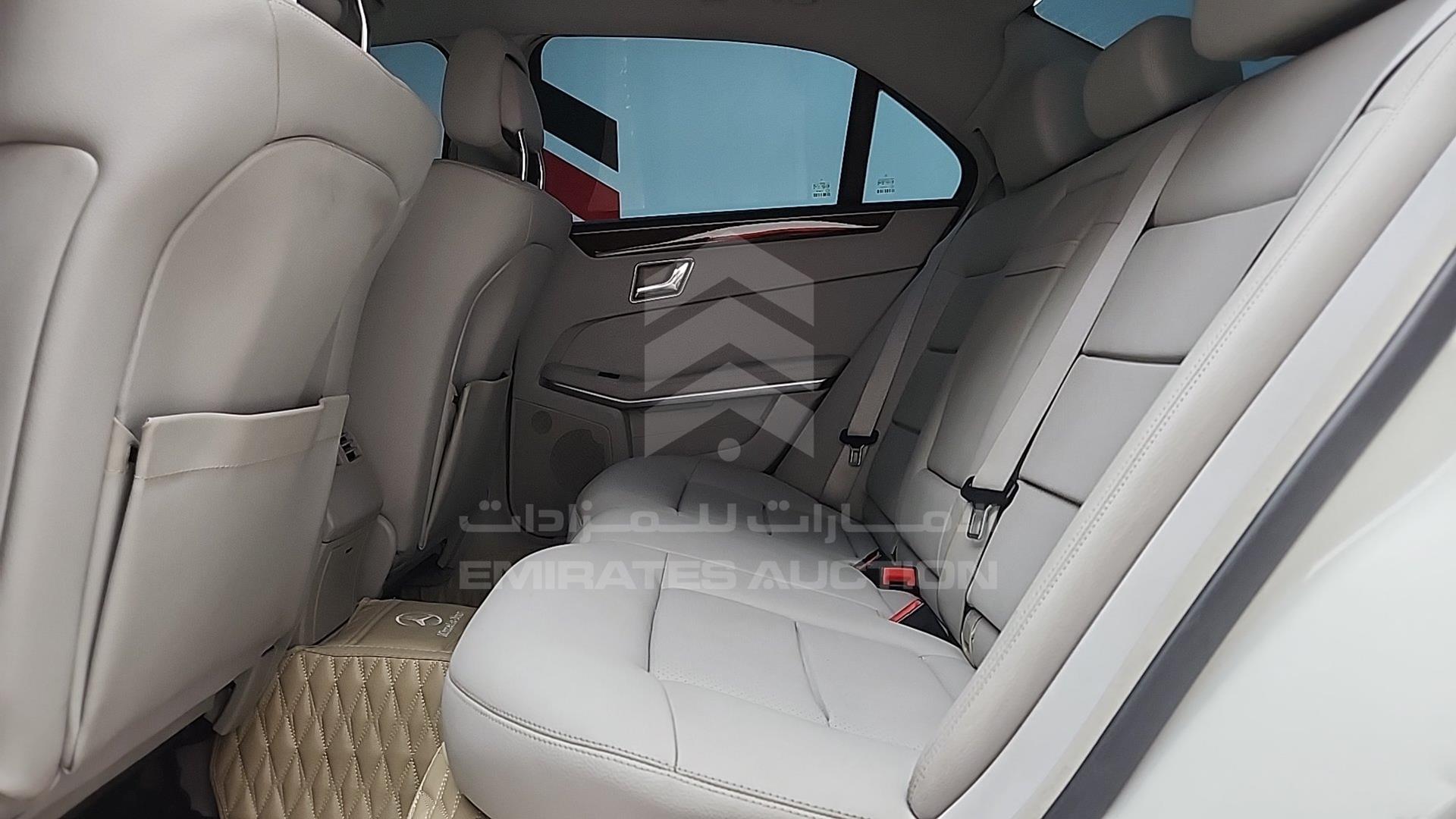 2010 MERCEDES E 300 VIN: WDDHF5EB7AA258364