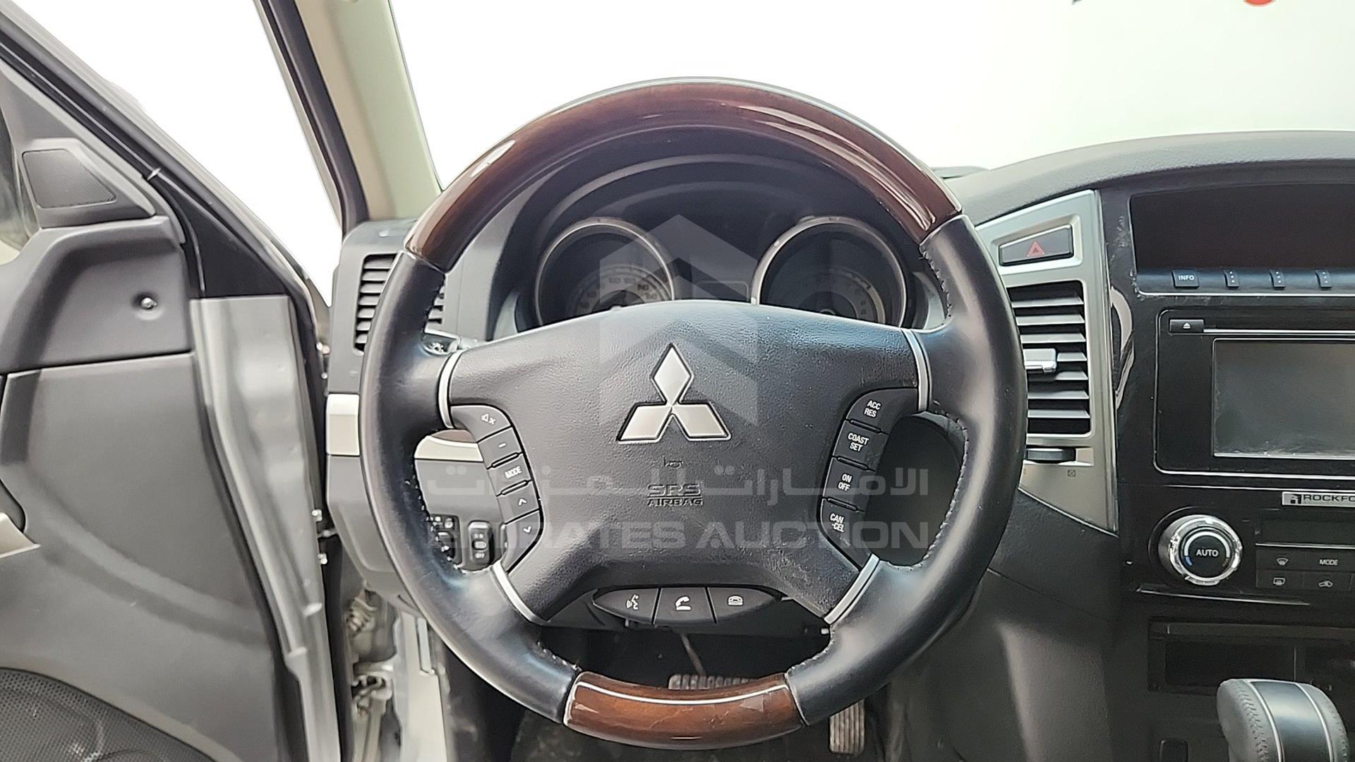 2020 MITSUBISHI PAJERO VIN: JE4MR62M7LJ713055