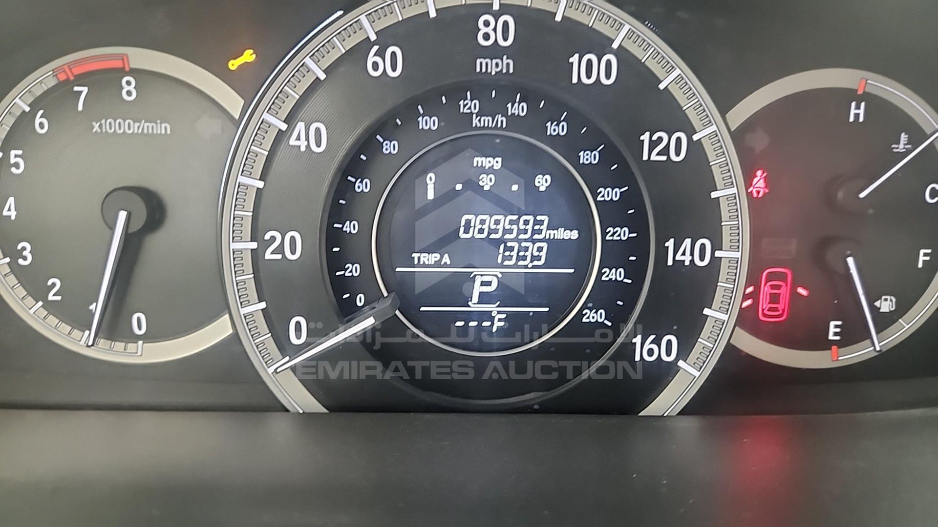 2017 HONDA ACCORD VIN: 1HGCR2F39HA102131