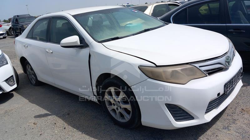 6T1BF9FK0CX386855 Auction: EmiratesAuction Lot: 403871 6T1BF9FK0CX386855 Toyota Camry 2012 WHITE Photo 10