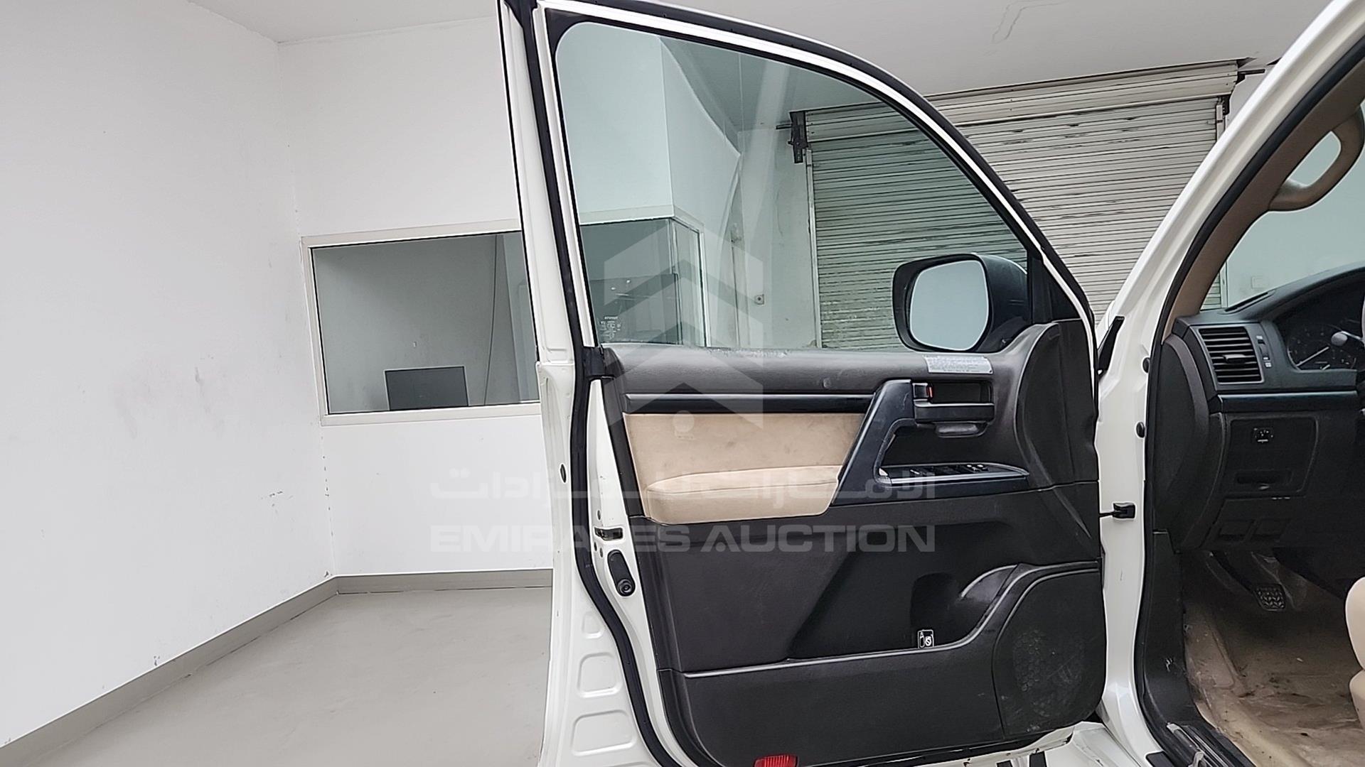 2010 TOYOTA LAND CRUISER VIN: JTMHU09J8A5031360