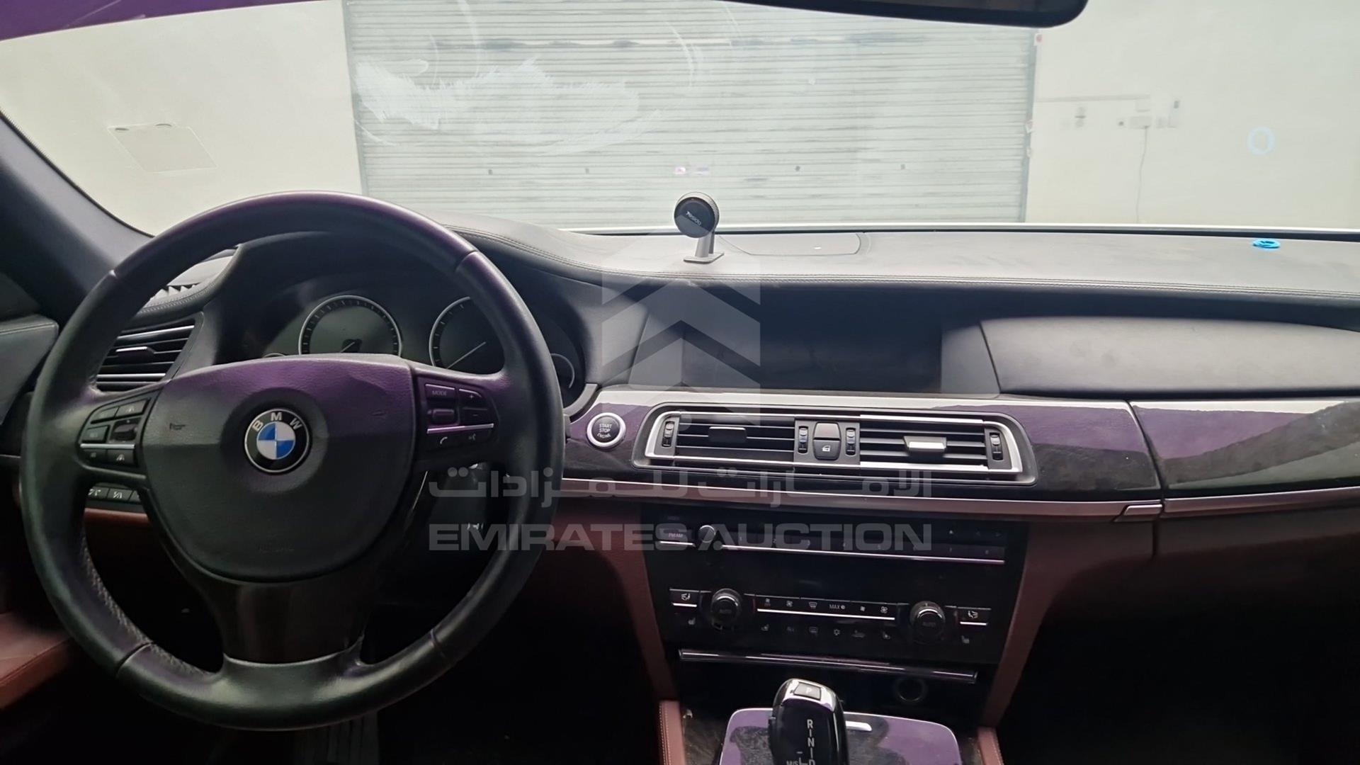 2011 BMW 750 VIN: WBAKB8101BC345410
