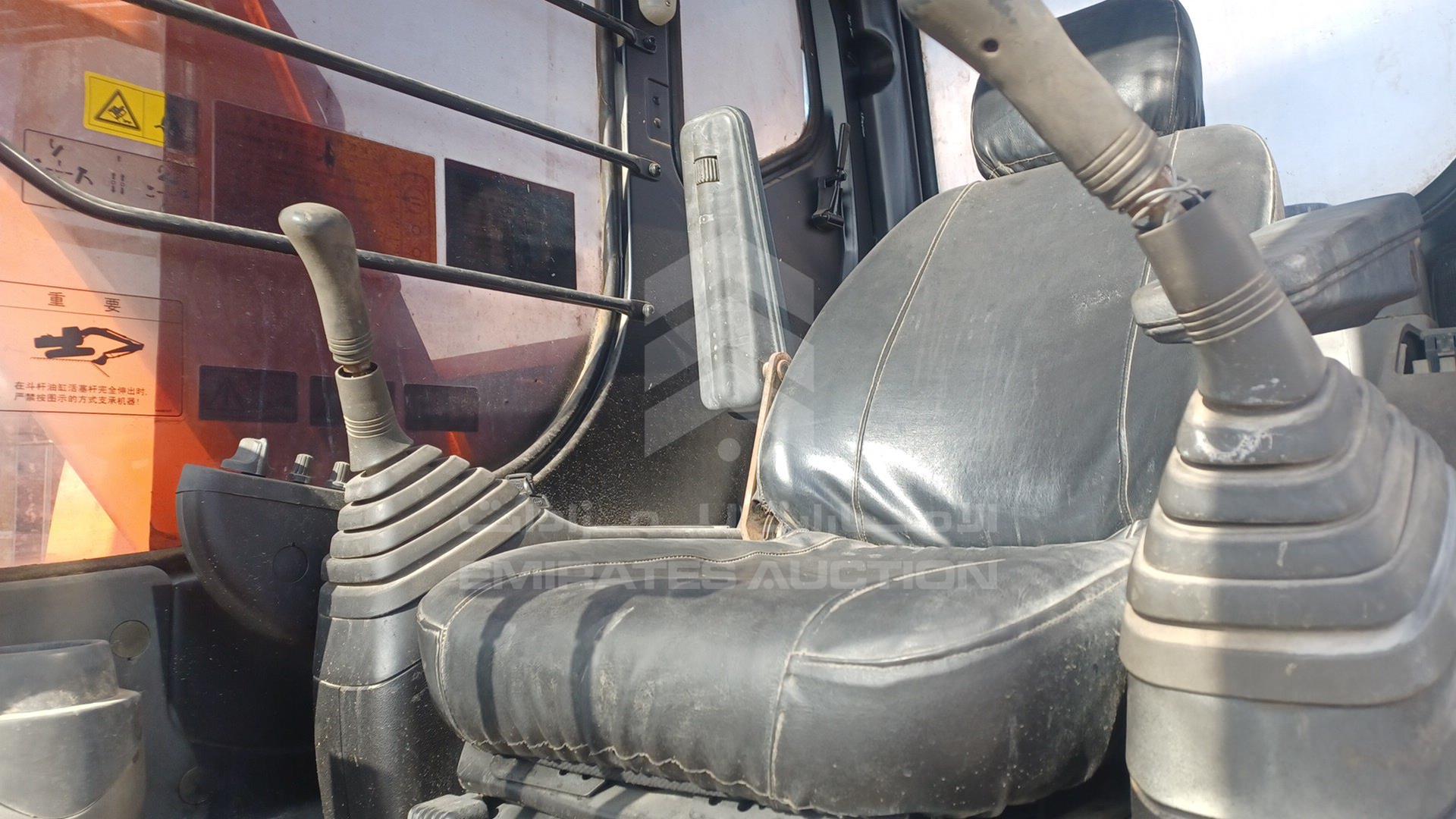 2015 HITACHI EXCAVATOR VIN: HHEAYK00C00100545