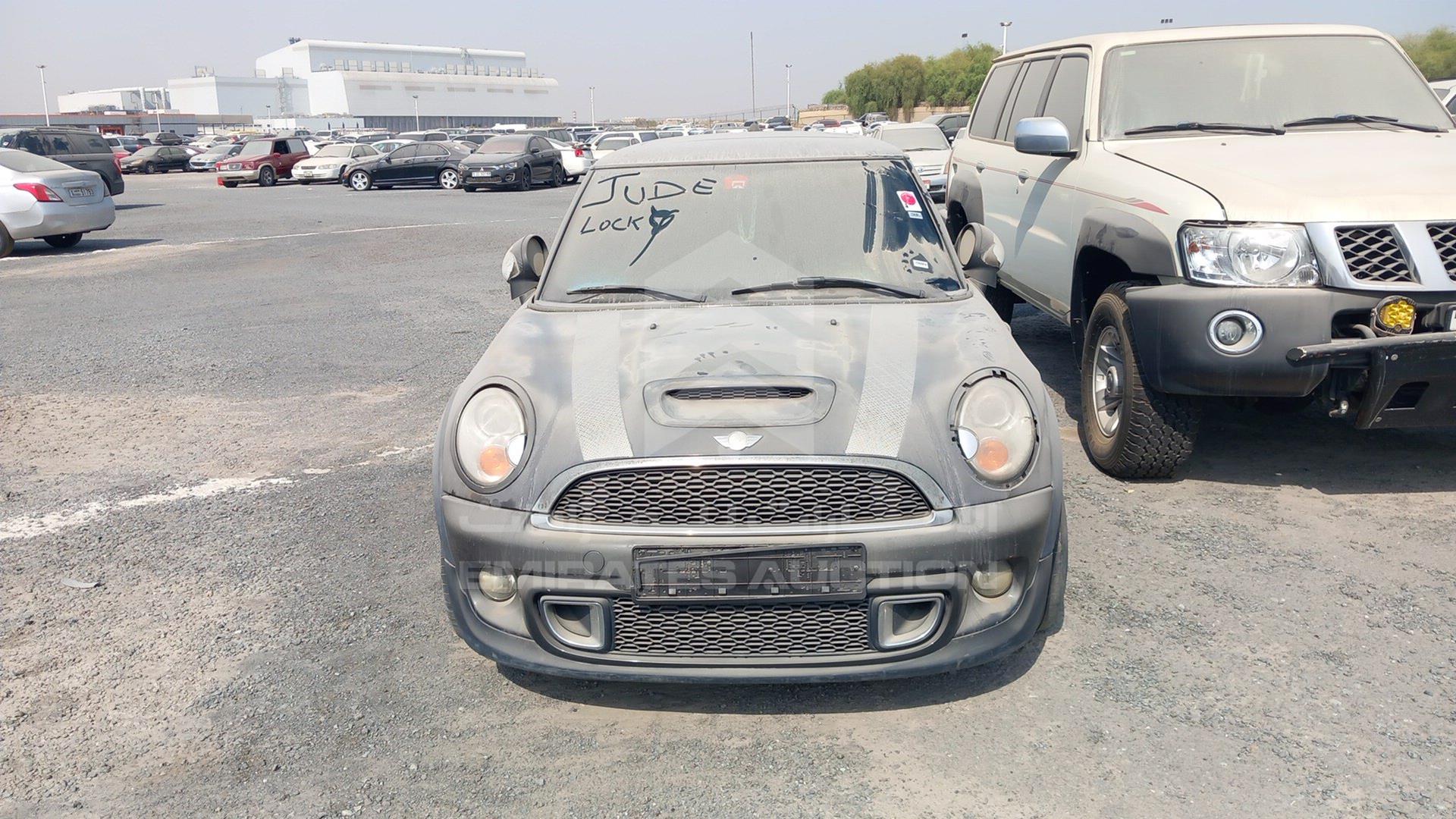 2013 MINI COOPER S VIN: WMWSV310XDT452808