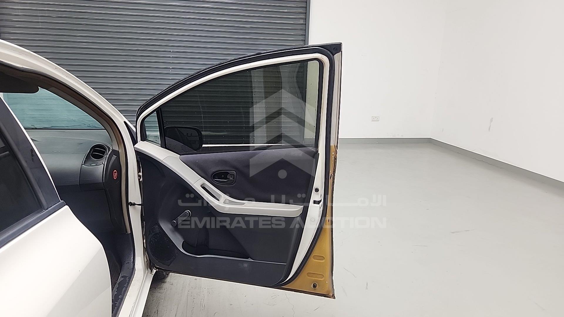 2007 TOYOTA YARIS VIN: JTDKW923275045523