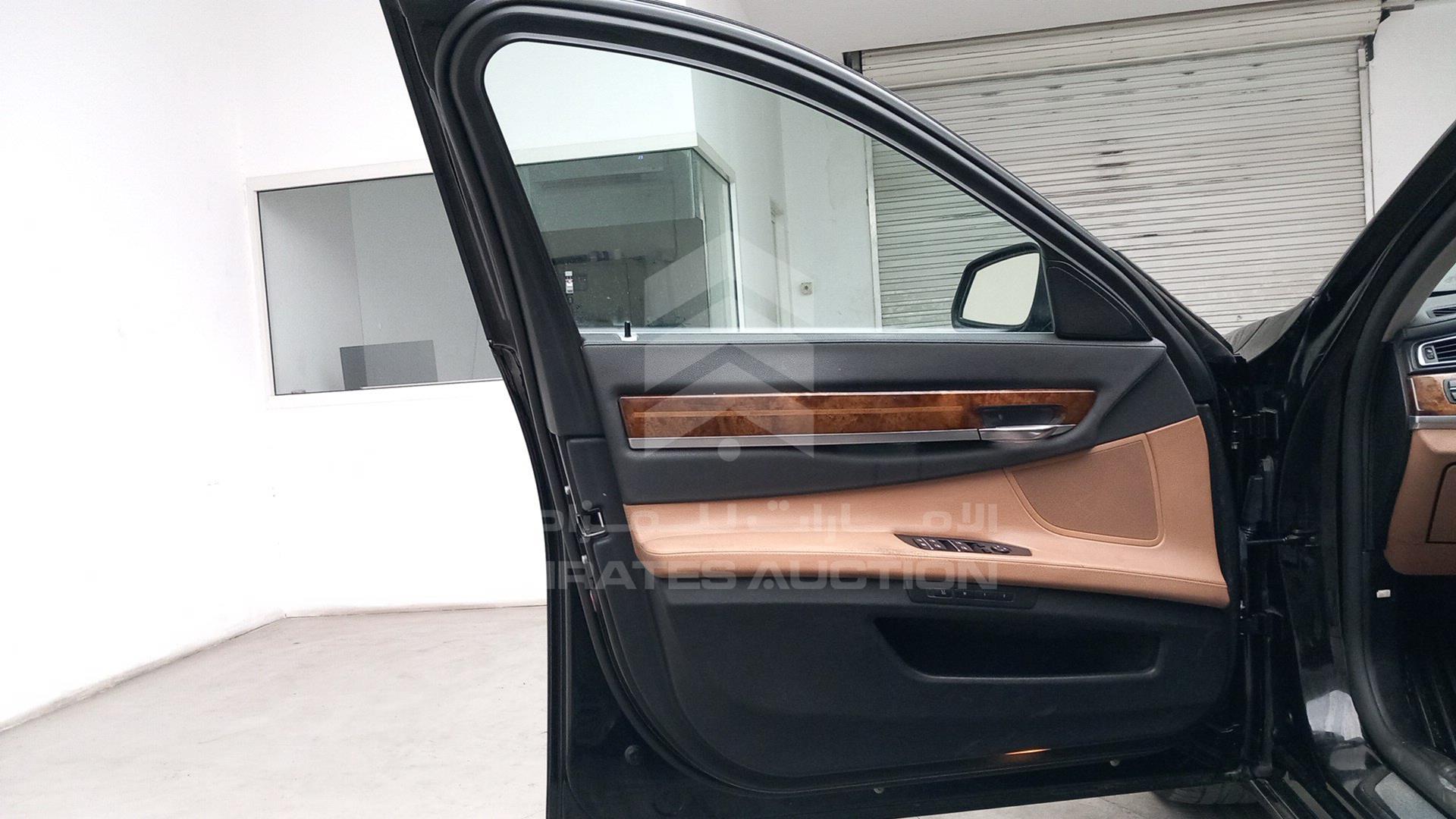 2014 BMW 730 VIN: WBAYE2104ED304802