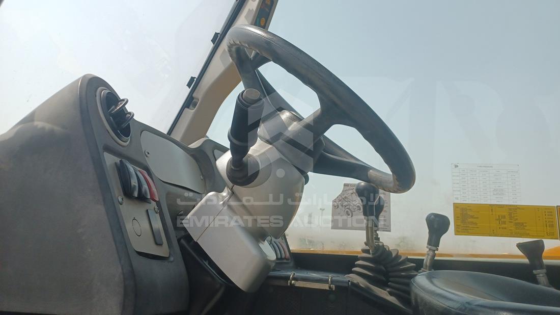 جي سي بي 540-70 2023 — زاوية واجهة السائق الأمامية اليسرى — صورة 12