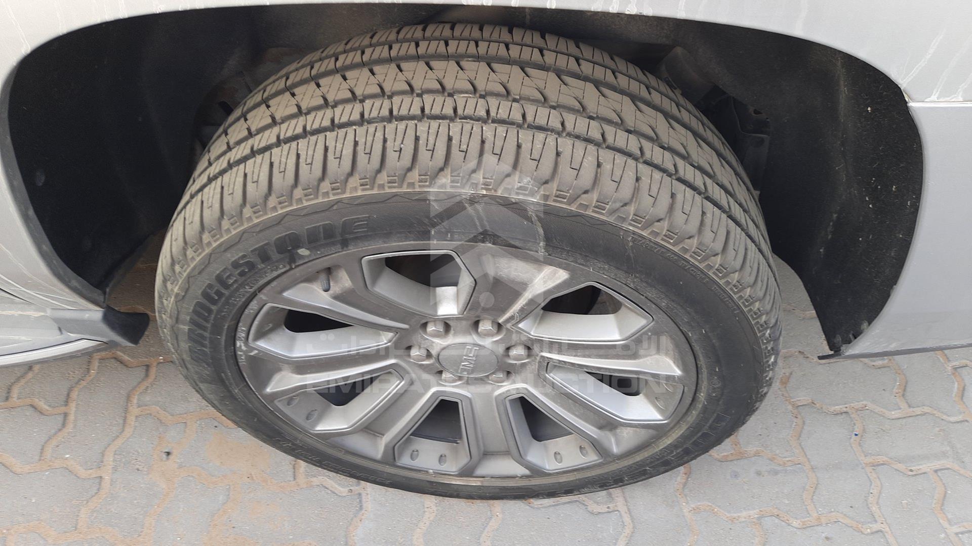 2015 GMC YUKON VIN: 1GKS28KJ8FR574572