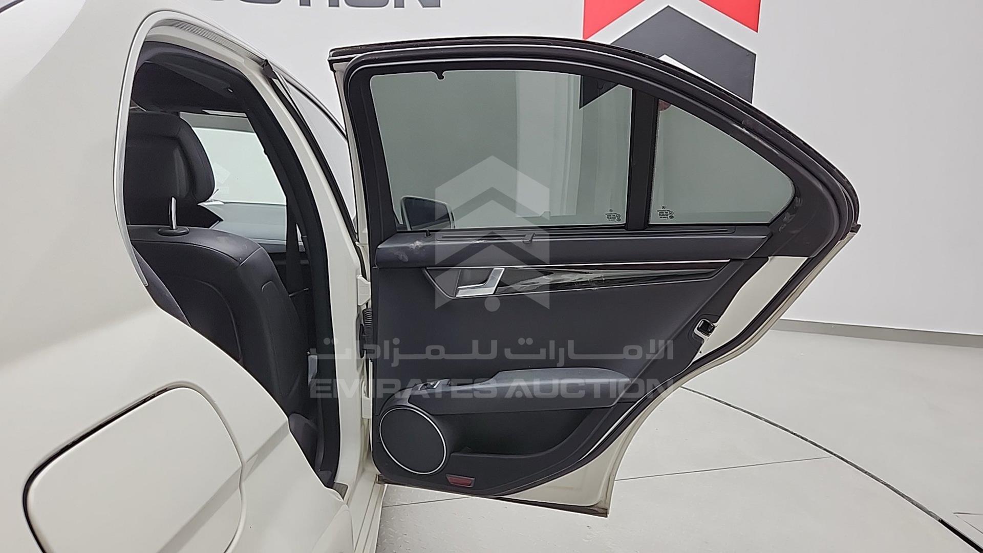 2013 MERCEDES C 200 VIN: WDDGF4JB8DA824113