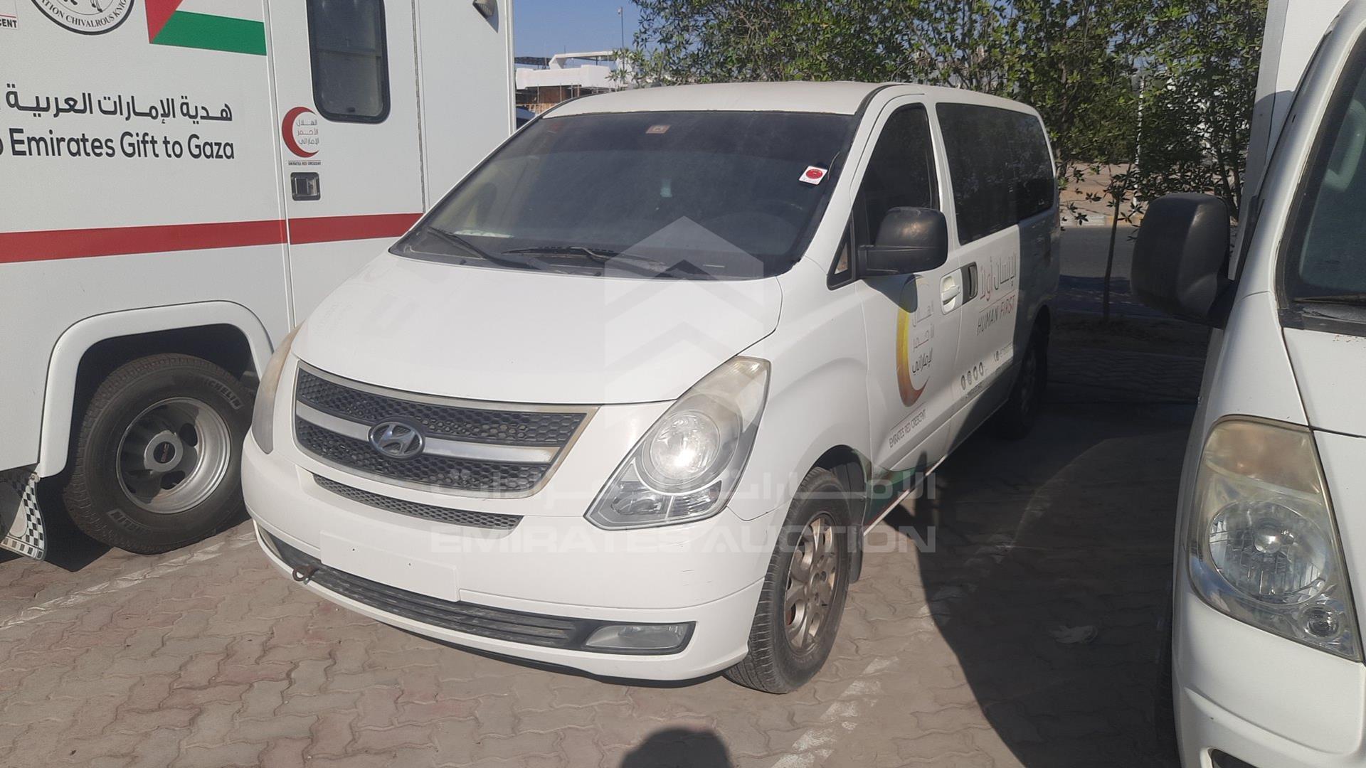 2016 HYUNDAI H1 VIN: KMJWA37R8GU761238