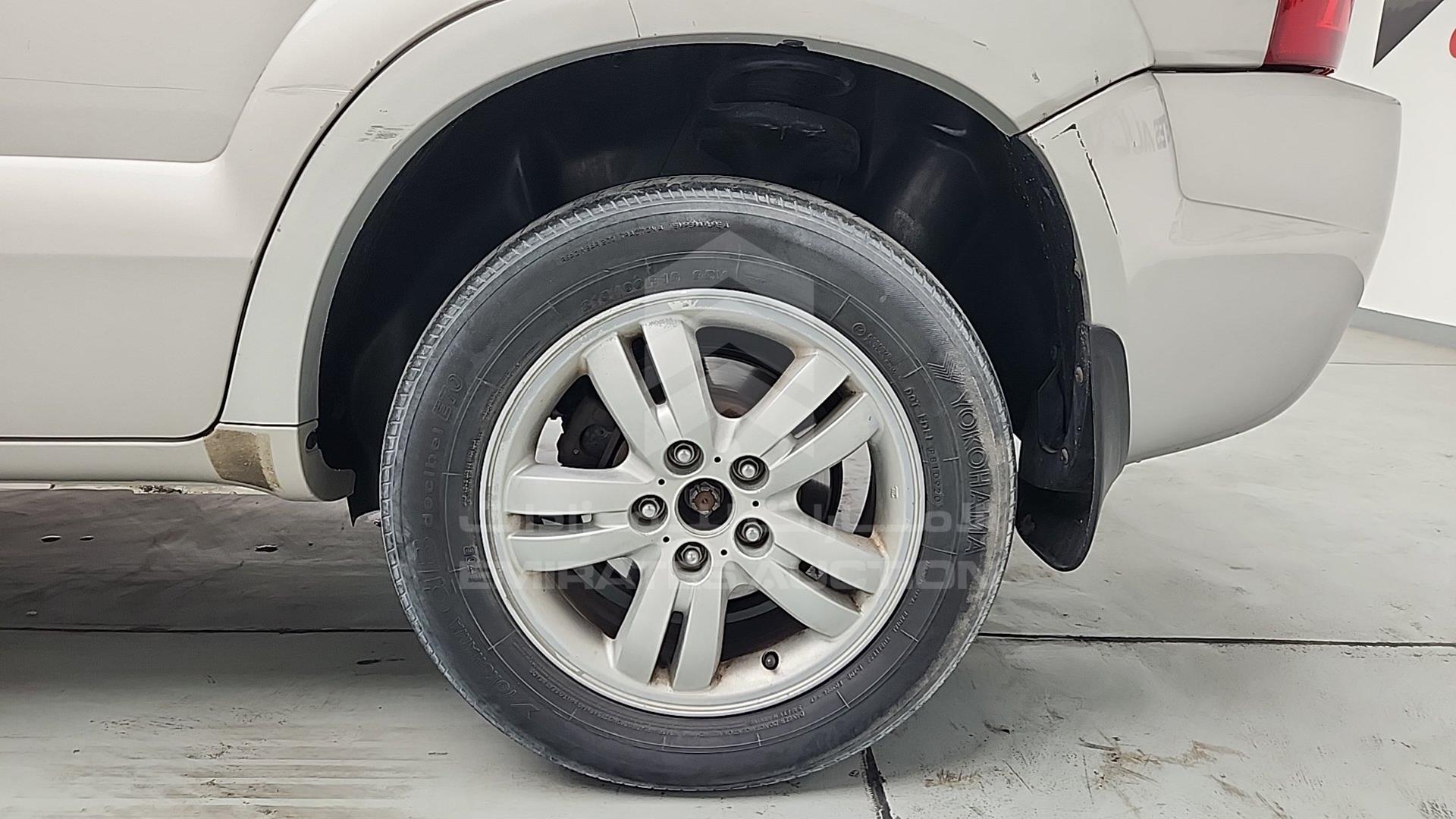 2008 HYUNDAI TUCSON VIN: KMHJM81B28U818546