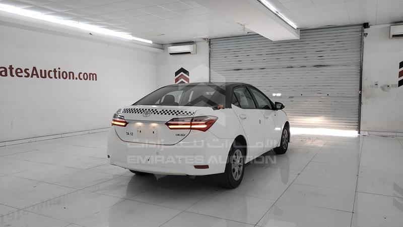 RKLBB9HE8J5212787 Auction: EmiratesAuction Lot: 404125 RKLBB9HE8J5212787 Toyota Corolla 2018 WHITE Photo 8