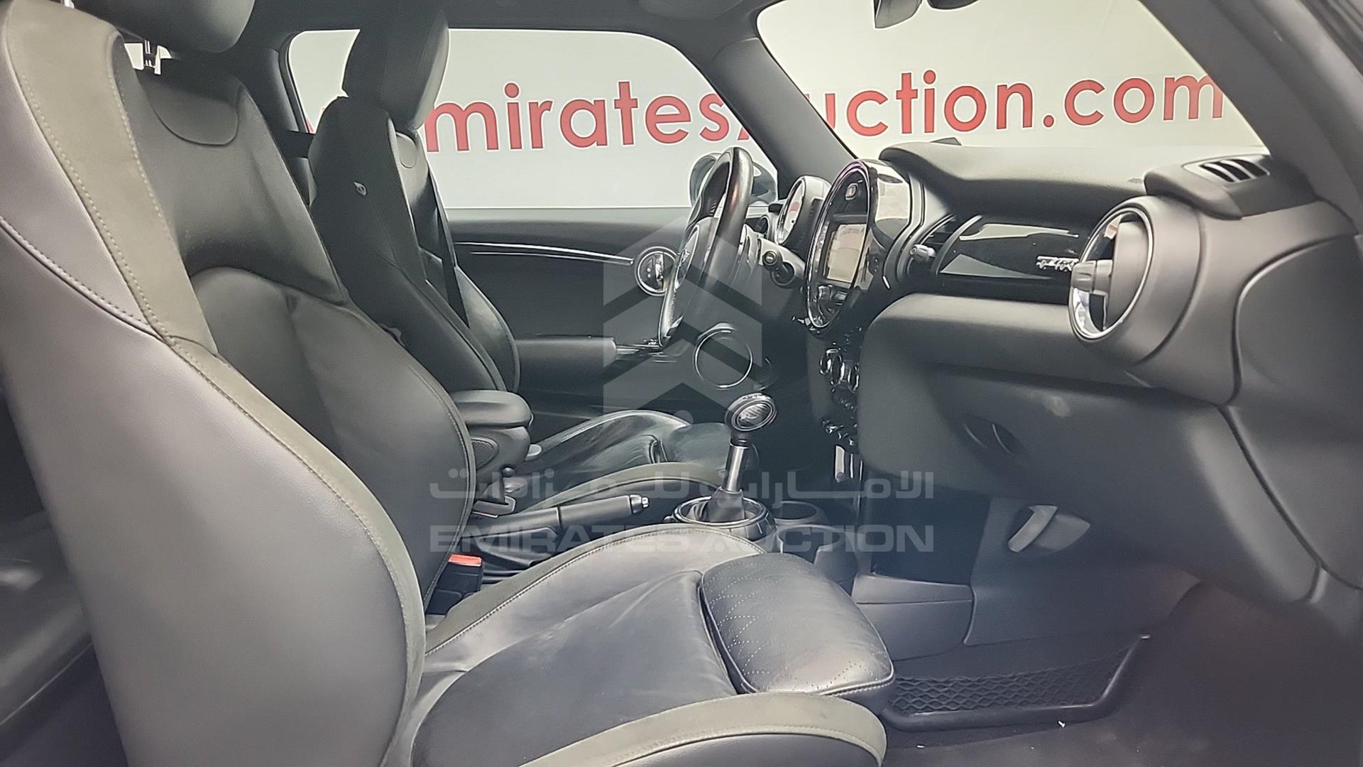 2016 MINI COOPER VIN: WMWXM7107G2A84830