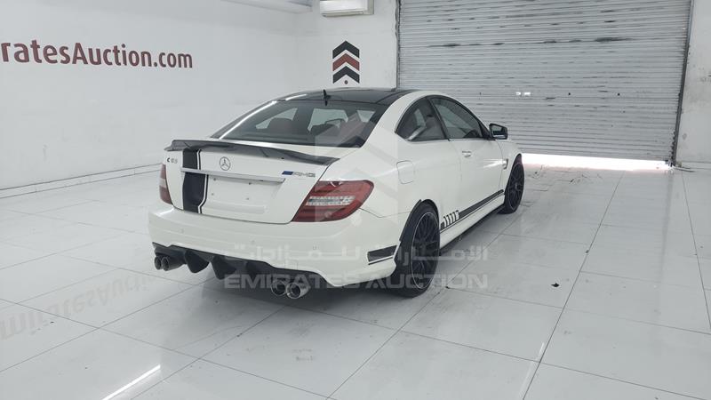 WDDGJ7HB7DG056594 Auction: EmiratesAuction Lot: 428637 WDDGJ7HB7DG056594 Mercedes C 63 AMG 2013 WHITE Photo 10