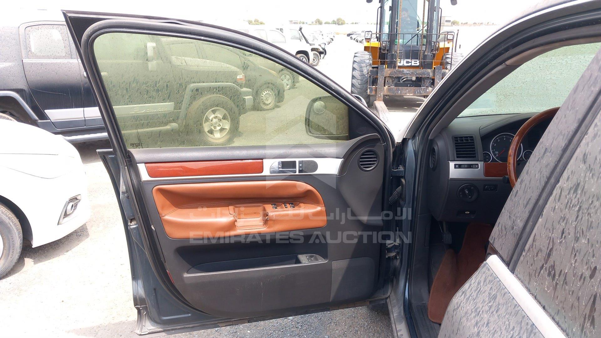 2007 VOLKSWAGEN TOUAREG VIN: WVGAE27LX7D018294