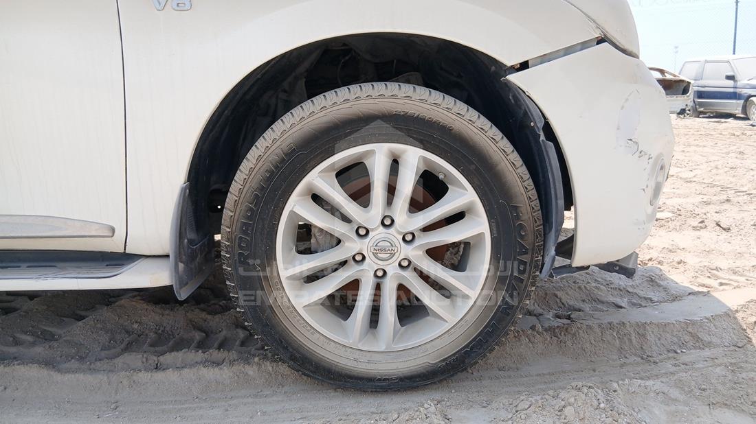 نيسان باترول 2013 — الإطار الأمامي الأيمن — صورة 28