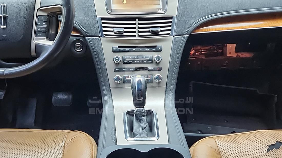 لينكولن MKT 2012 — زاوية ناقل الحركة — صورة 18