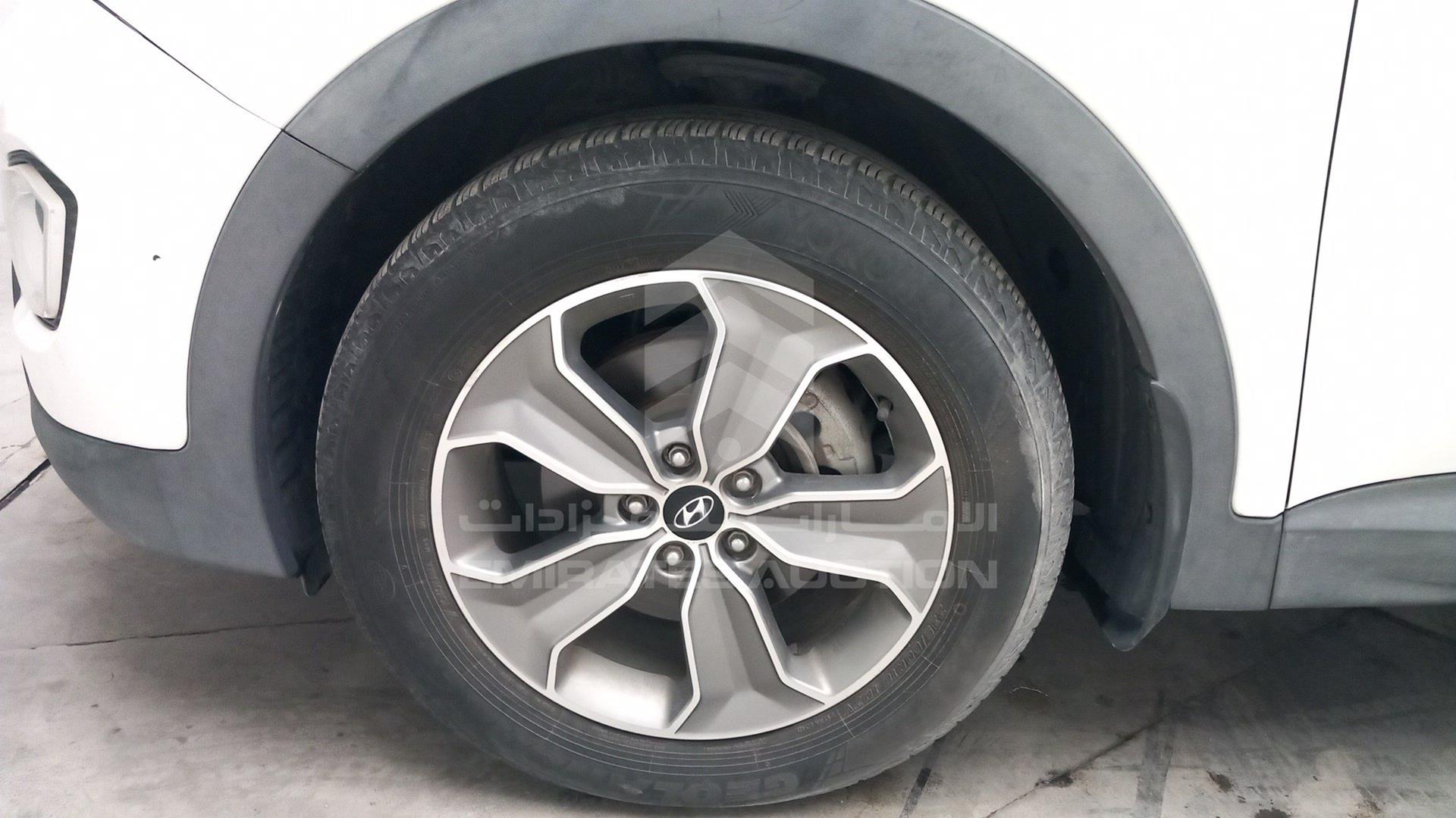 2014 HYUNDAI SANTA FE VIN: KMHSM81E6EU050192