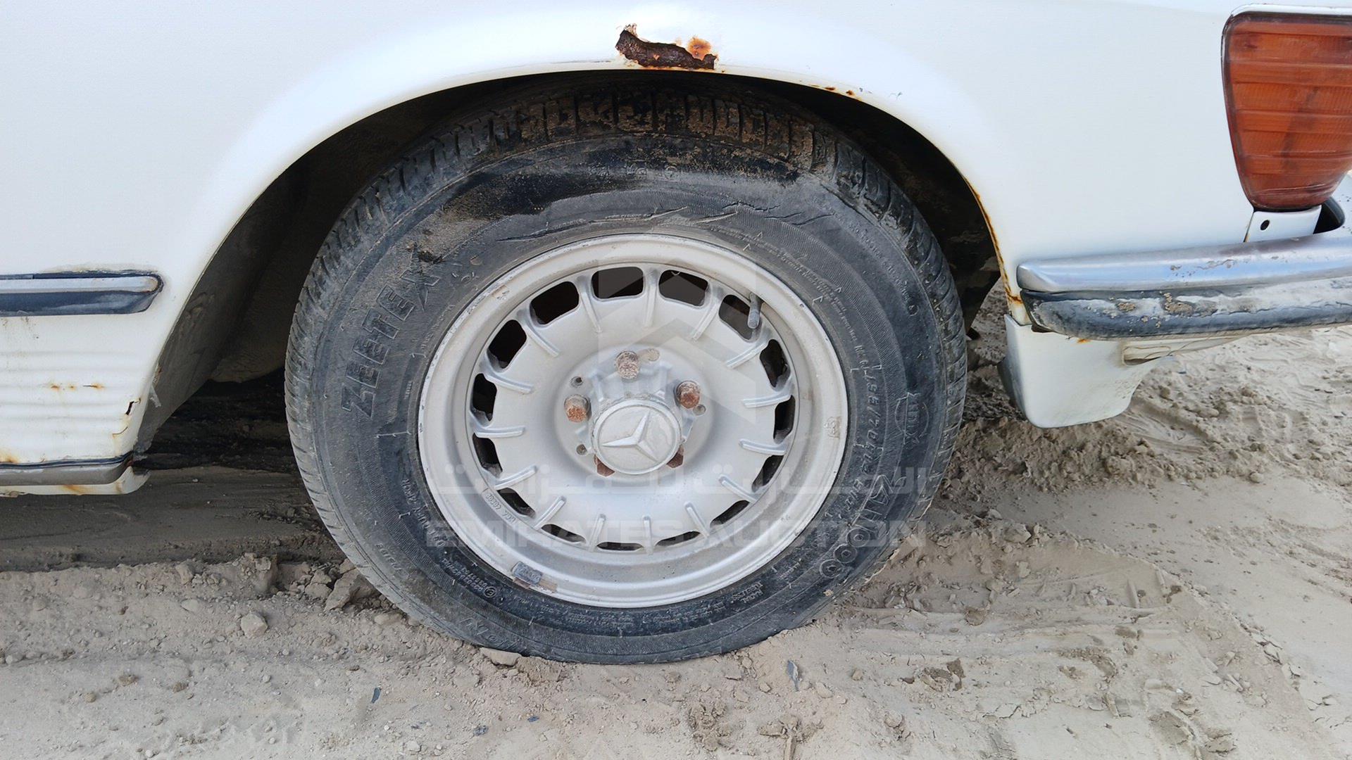 1981 MERCEDES SL 380 VIN: WDB10702512002665
