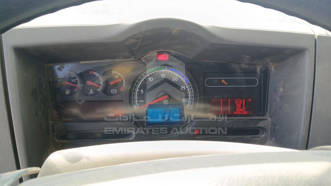 2016 Renault 440 — Speedometer & RPM Gauges — Photo 15