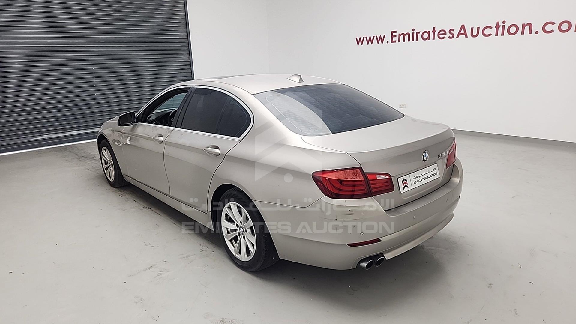 2013 BMW 528 VIN: WBAXG3107DDW40101