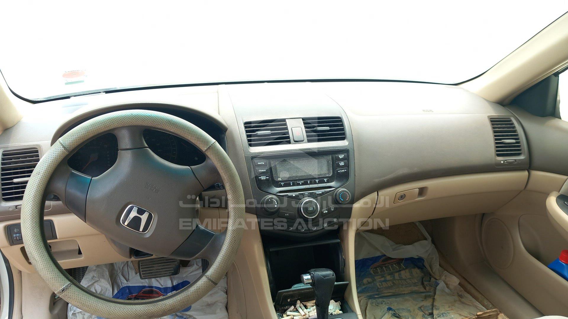 2005 HONDA ACCORD VIN: JHMCM56515C400171