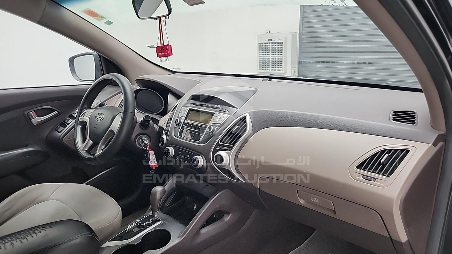 2011 HYUNDAI TUCSON VIN: KMHJT81B9BU103998