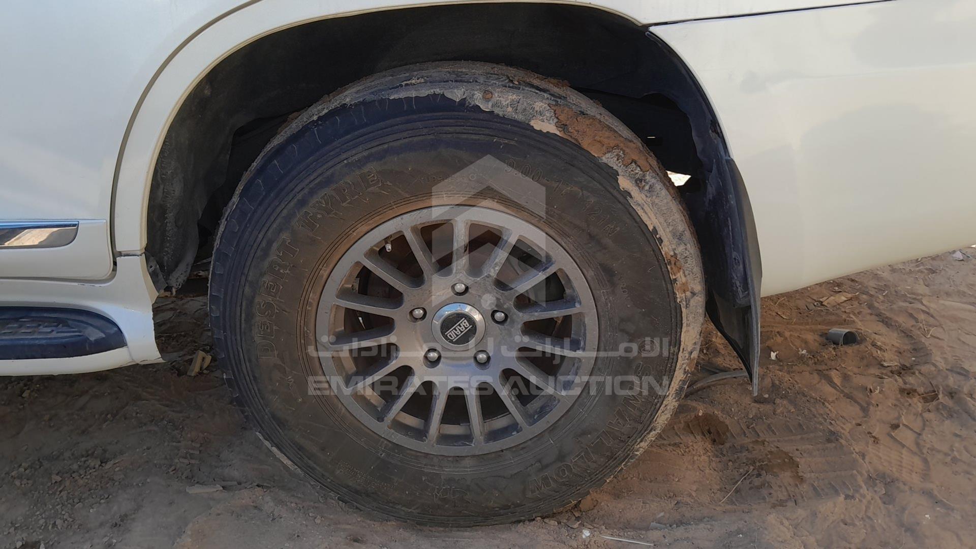 2011 TOYOTA LAND CRUISER VIN: JTMHT05J7B4041507
