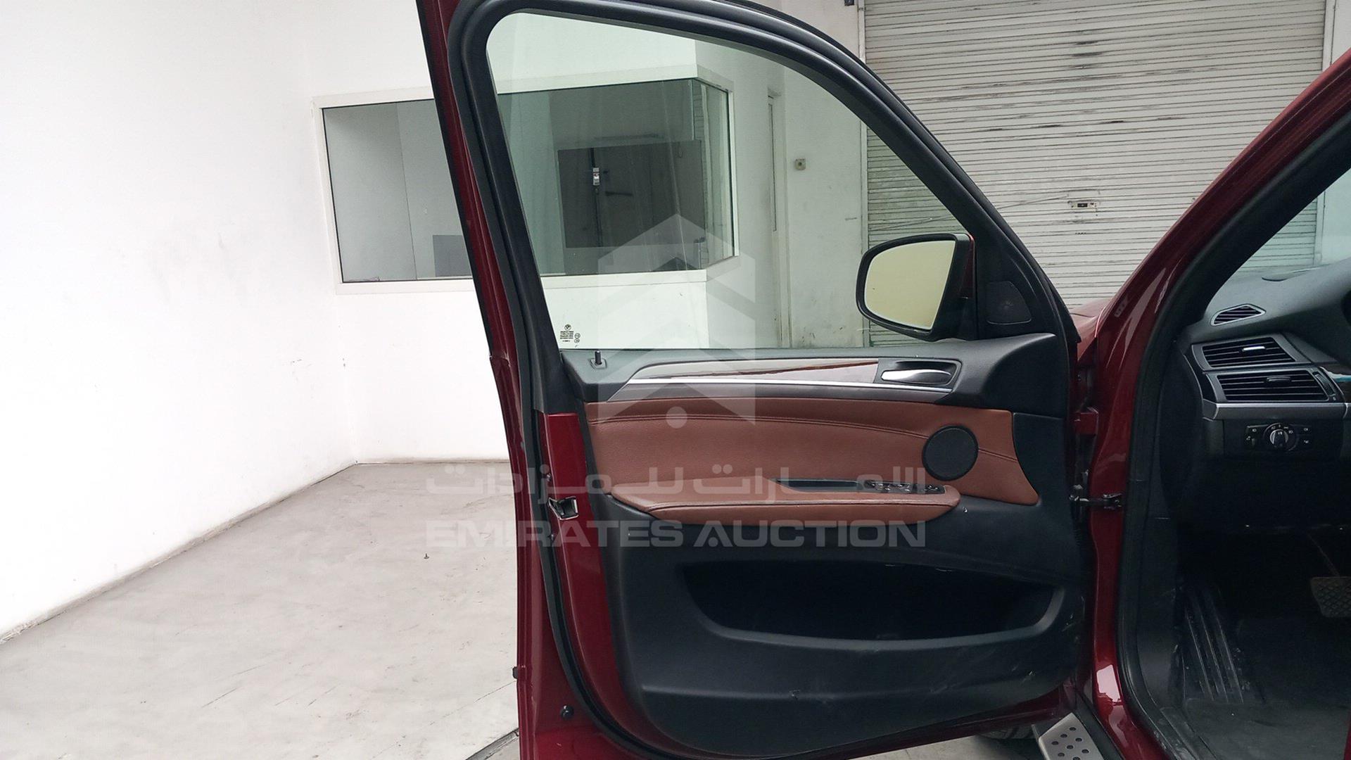 2011 BMW X5 VIN: WBAZV8105BL392736