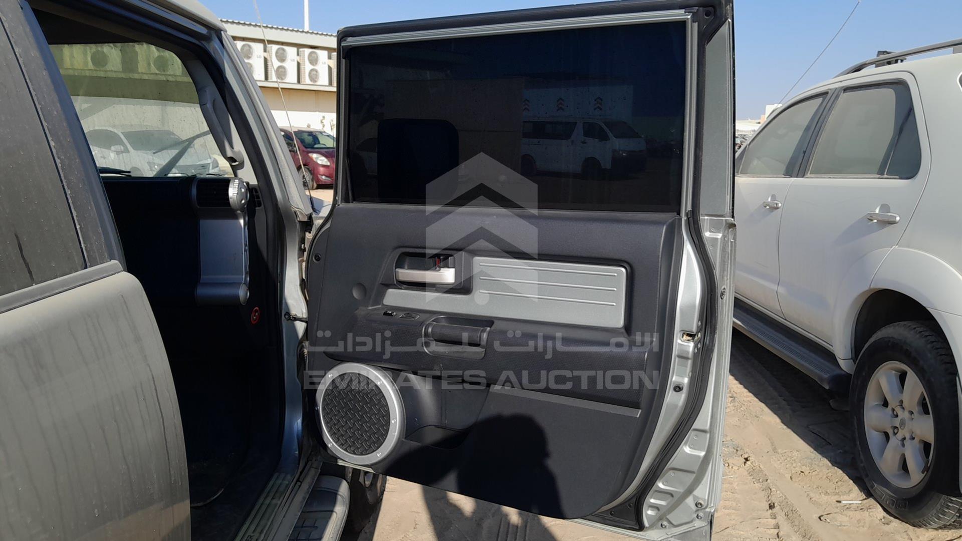 2011 TOYOTA FJ CRUISER VIN: JTEBU11F9BK101045