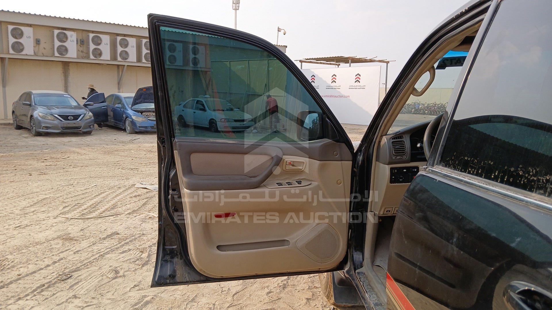 2005 TOYOTA LAND CRUISER VIN: JTEHJ09J755122002