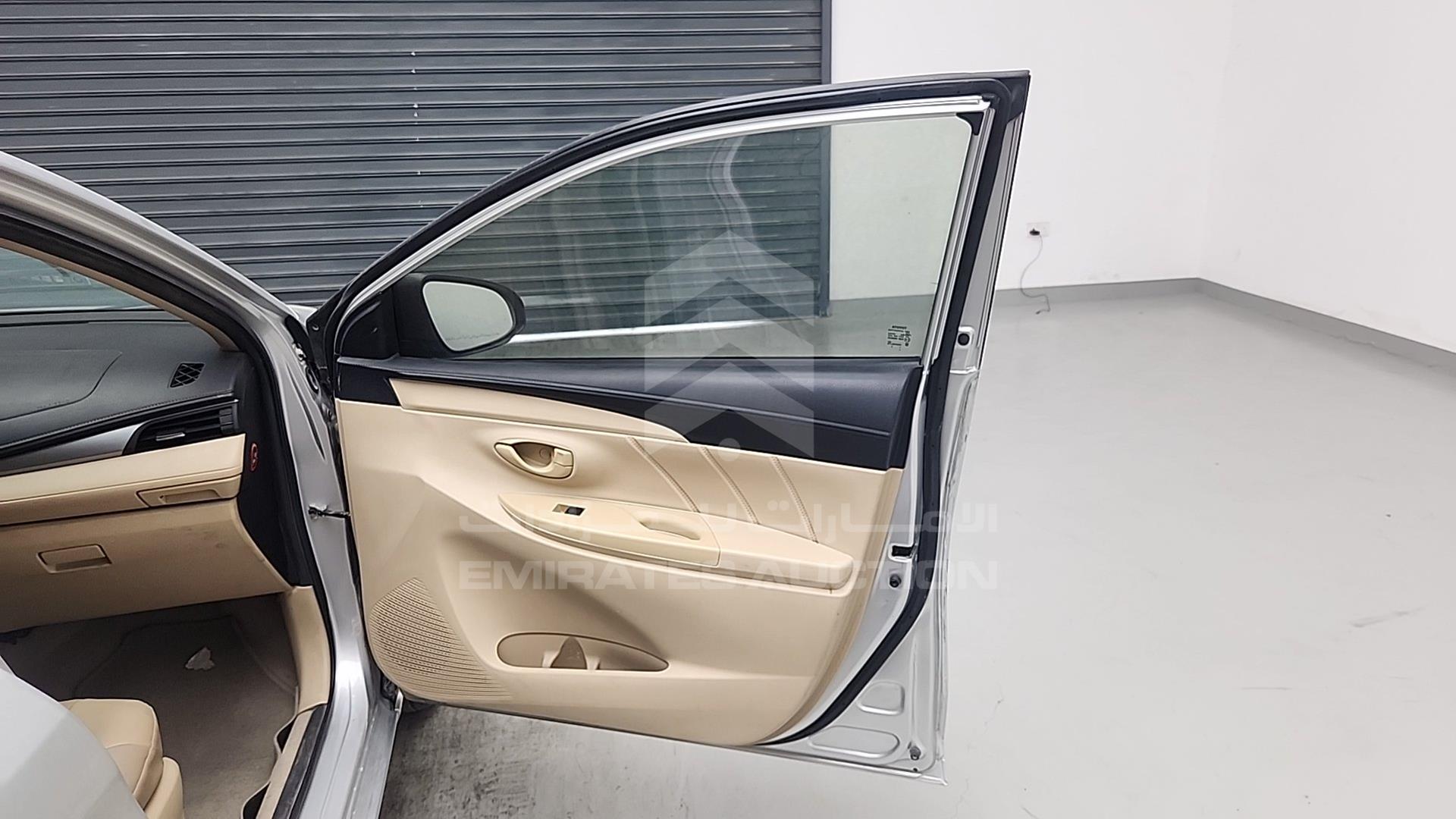 2015 TOYOTA YARIS VIN: MHFBT9F38F6037670