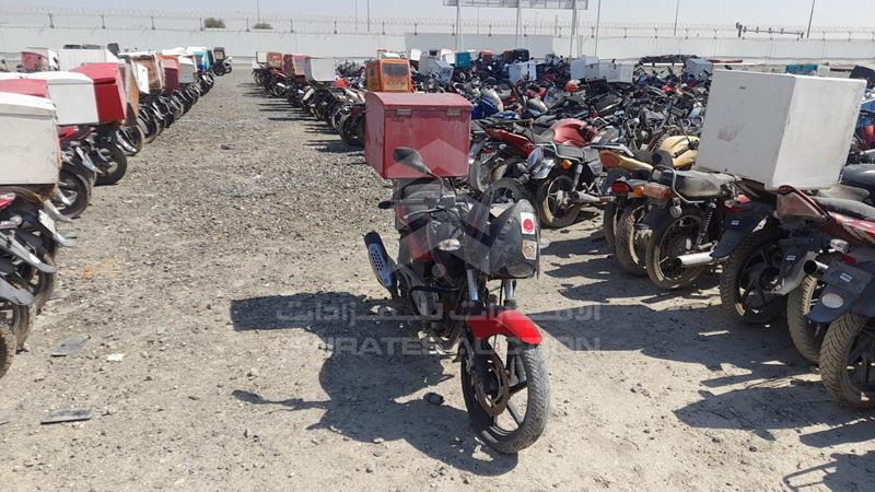 MD2A12DZ9FCG62914 Auction: EmiratesAuction Lot: 406804 MD2A12DZ9FCG62914 Bajaj 180 CC 2016 RED Photo 10