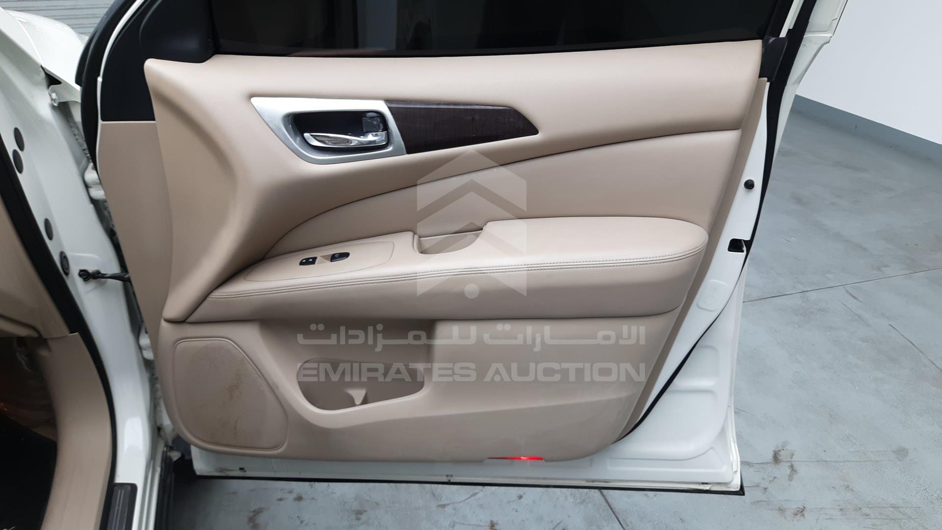 2015 NISSAN PATHFINDER VIN: 5N1AR2M57FC691395