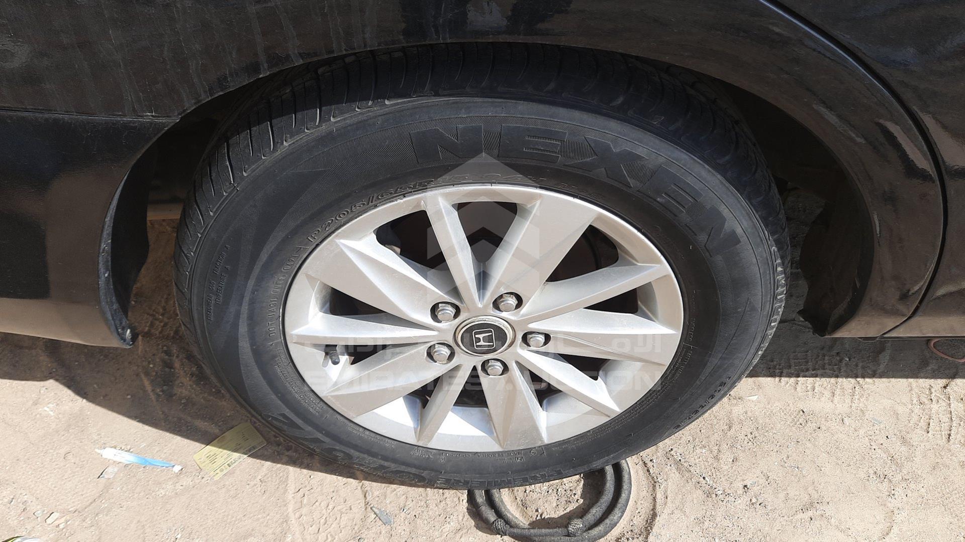2006 HONDA ACCORD VIN: JHMCM56556C420702