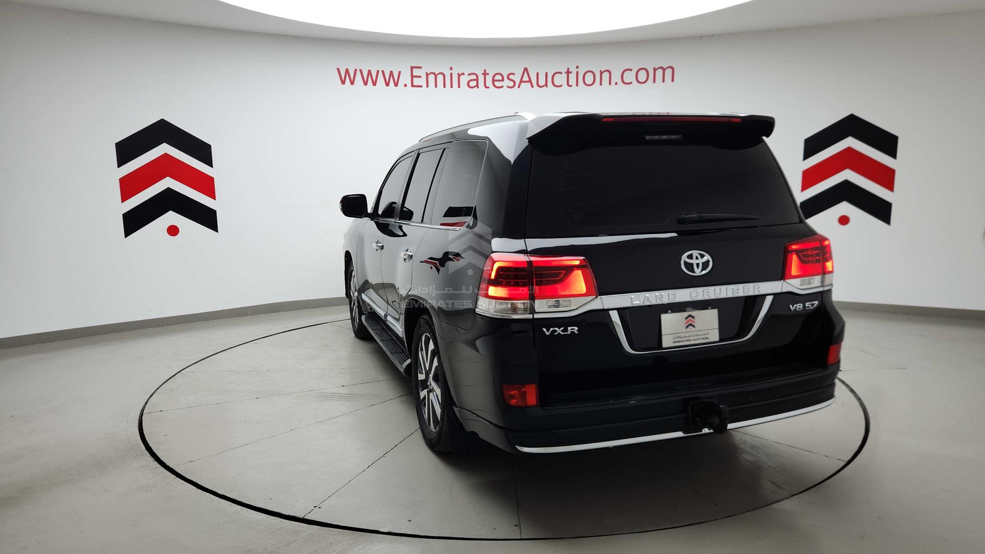 2018 TOYOTA LAND CRUISER VIN: JTMHY05J6J4073218
