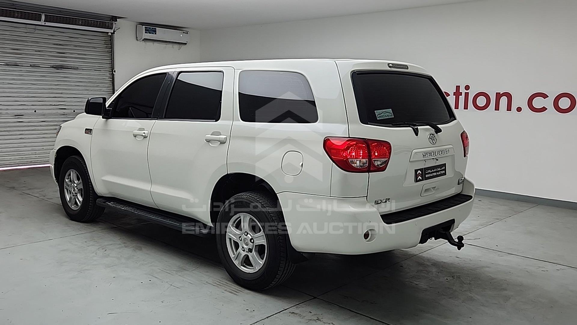 2016 TOYOTA SEQUOIA VIN: 5TDBY64A2GS130442