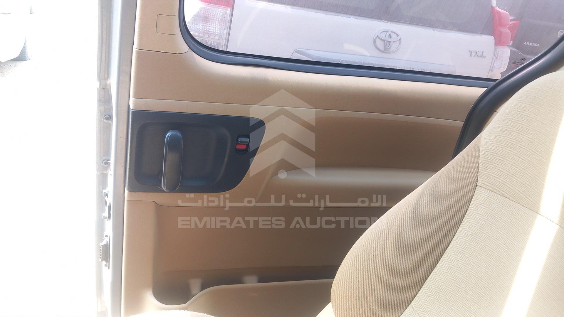 2012 HYUNDAI H1 VIN: KMHWH81R3CU337401