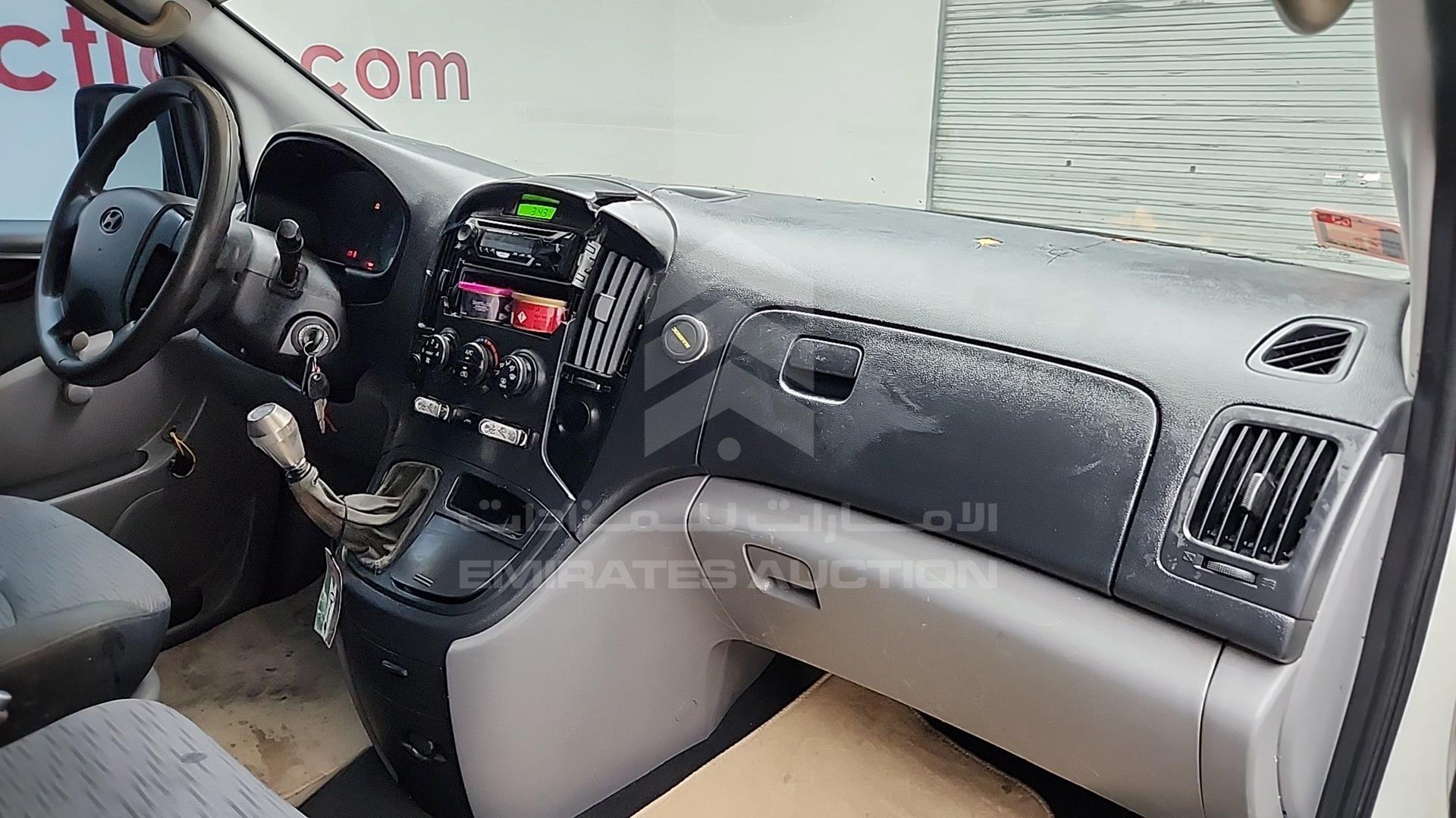 2012 HYUNDAI H1 VIN: KMHWG81R6CU367947