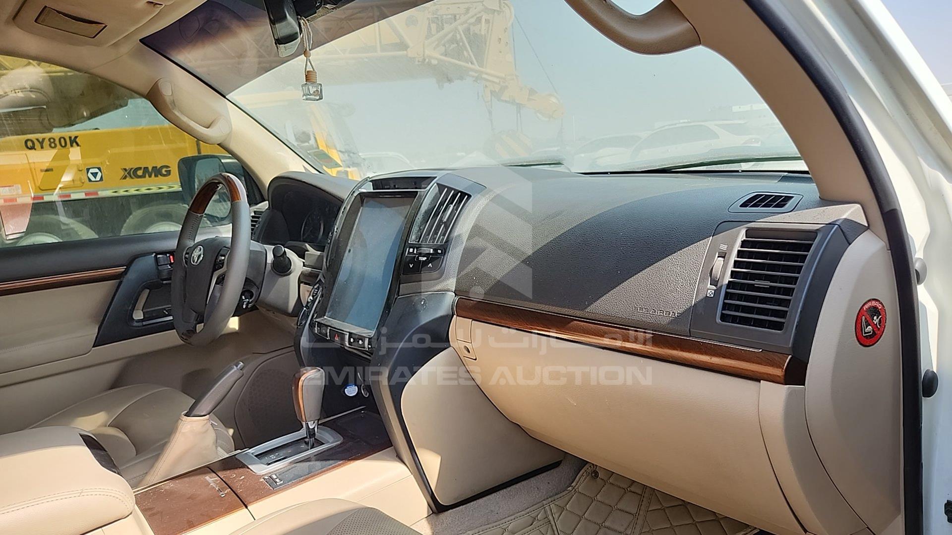 2014 TOYOTA LAND CRUISER VIN: JTMHU09J7E5081933