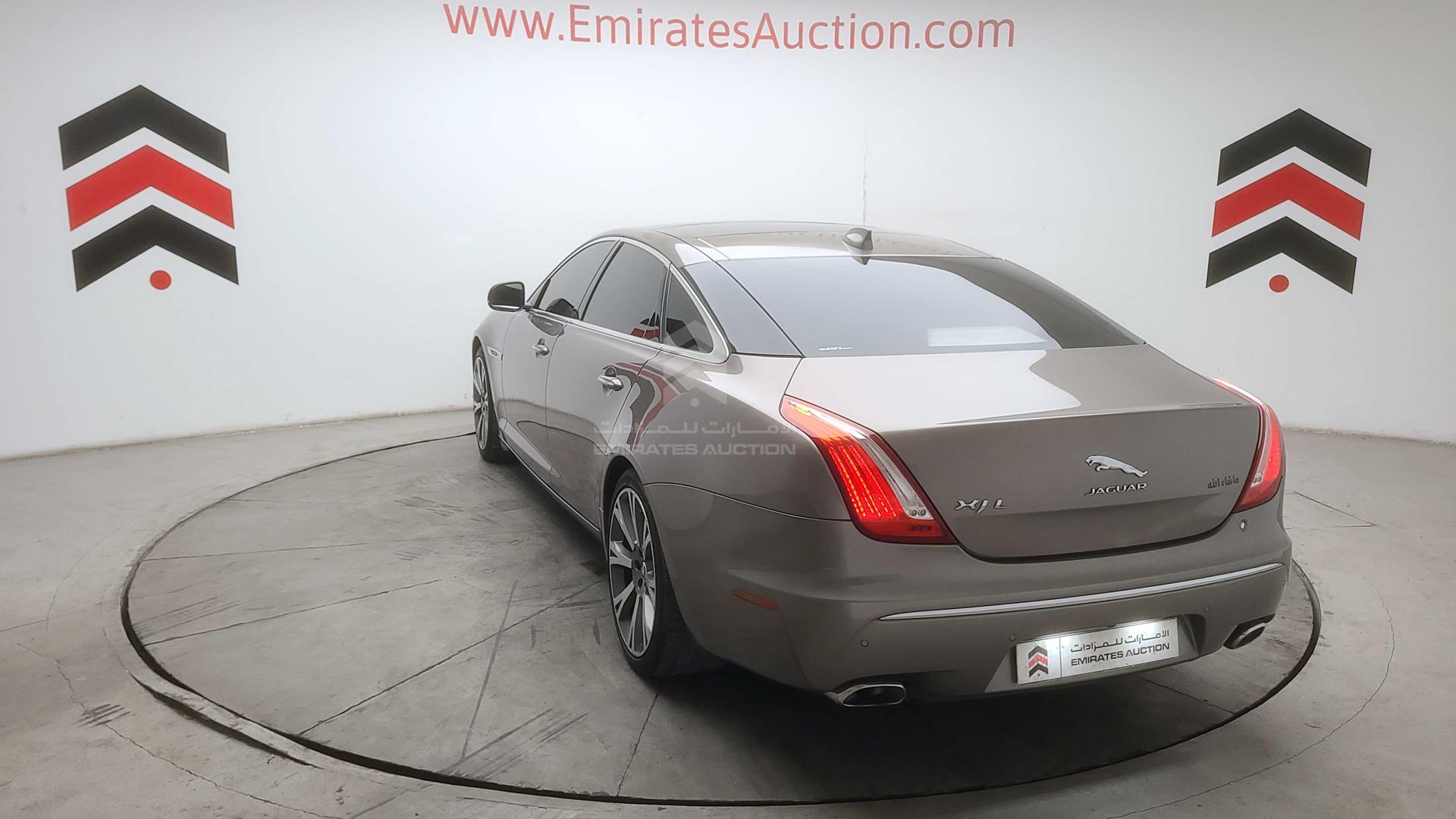 2010 JAGUAR X J VIN: SAJKA26J1AMV01346