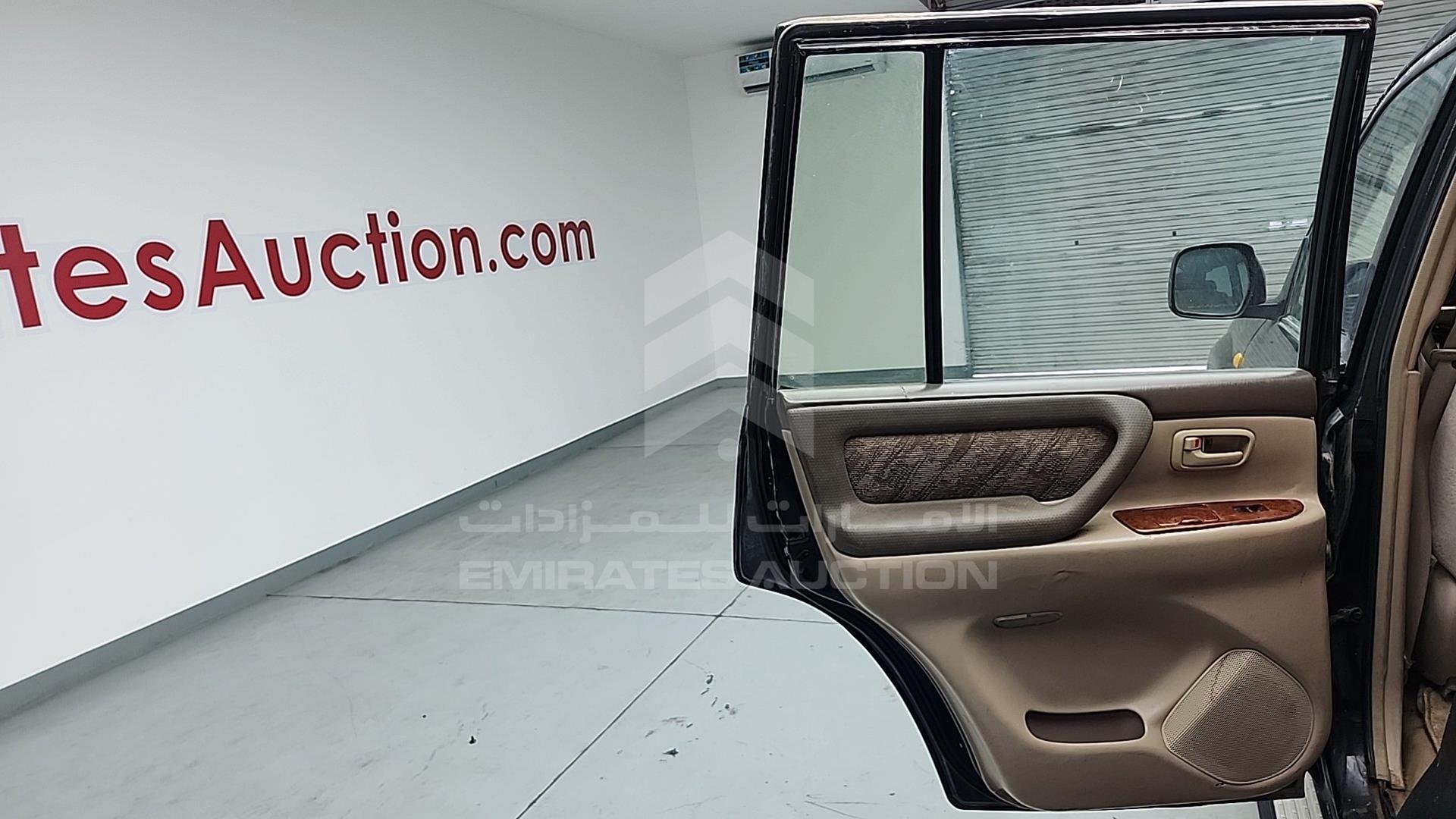 2001 TOYOTA LAND CRUISER VIN: JTEHT05J112007472