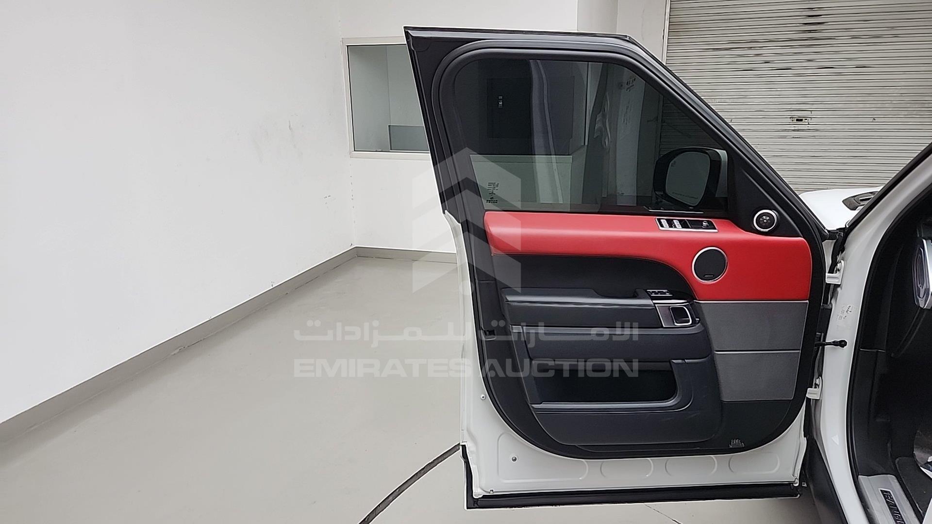 2018 RANGE ROVER SPORT VIN: SALWA2BE9JA182409