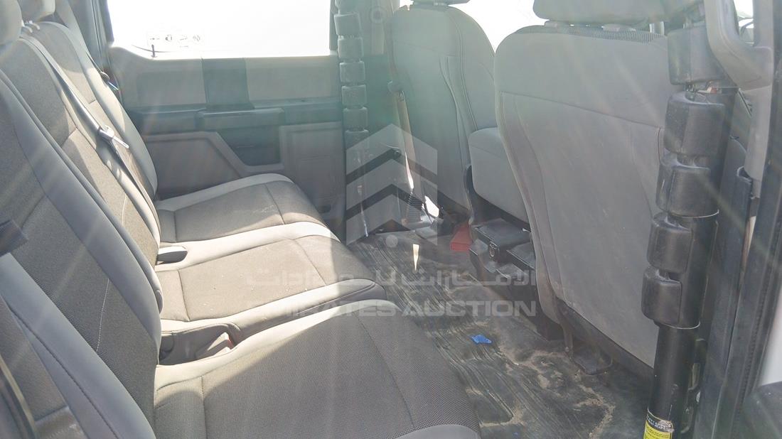 فورد اف 150 2019 — زاوية الراكب الخلفي اليمنى — صورة 22