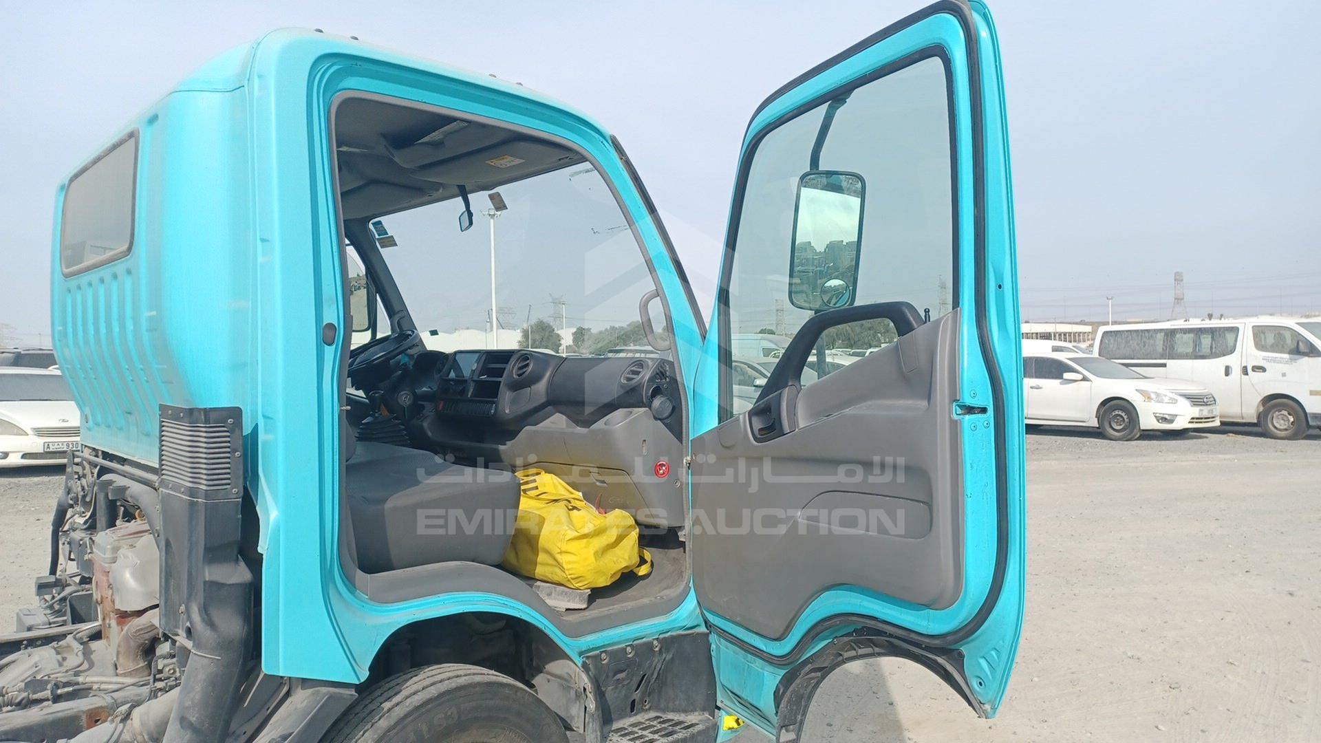 2020 HINO 300 VIN: JHHUCN1H9LK033109