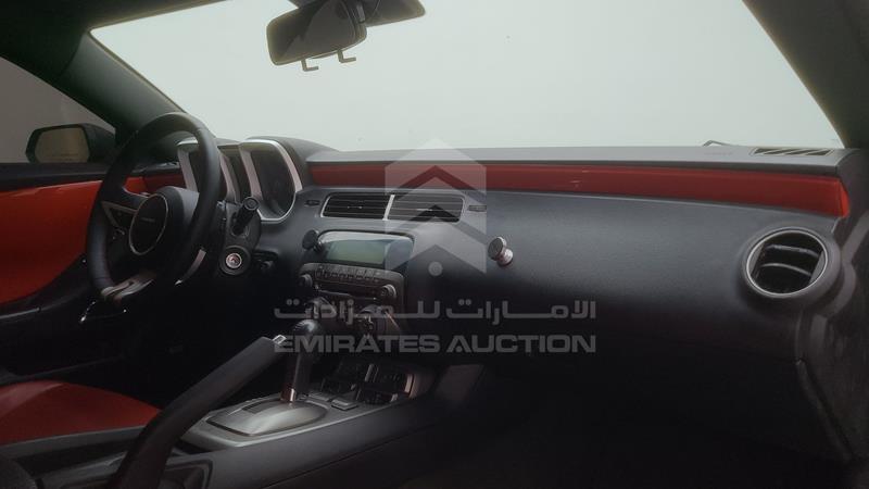 2G1F91EJ4B9123597 Auction: EmiratesAuction Lot: 445465 2G1F91EJ4B9123597 Chevrolet Camaro LT 2011 GREY Photo 29