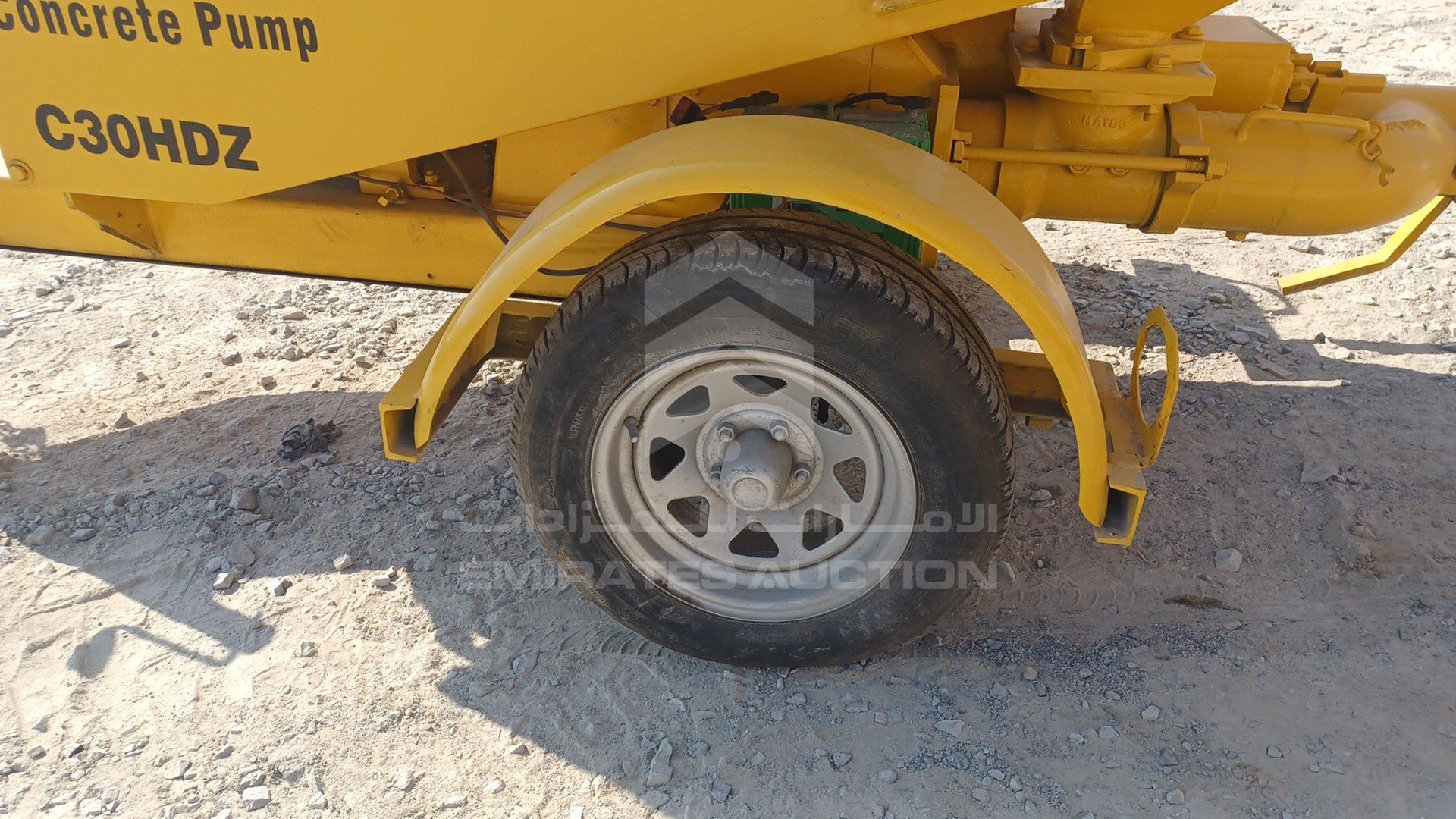 2011 UNDEFINED CONCRETE PUMP VIN: 240718