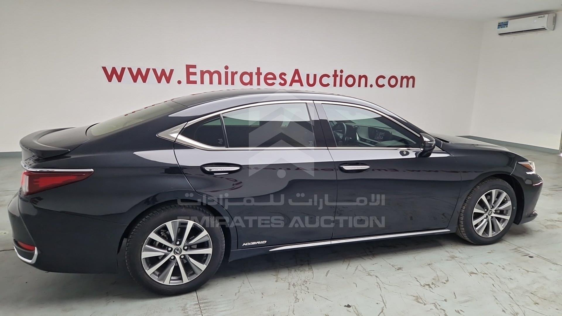 2021 LEXUS ES 300H VIN: JTHB21B15M2140116