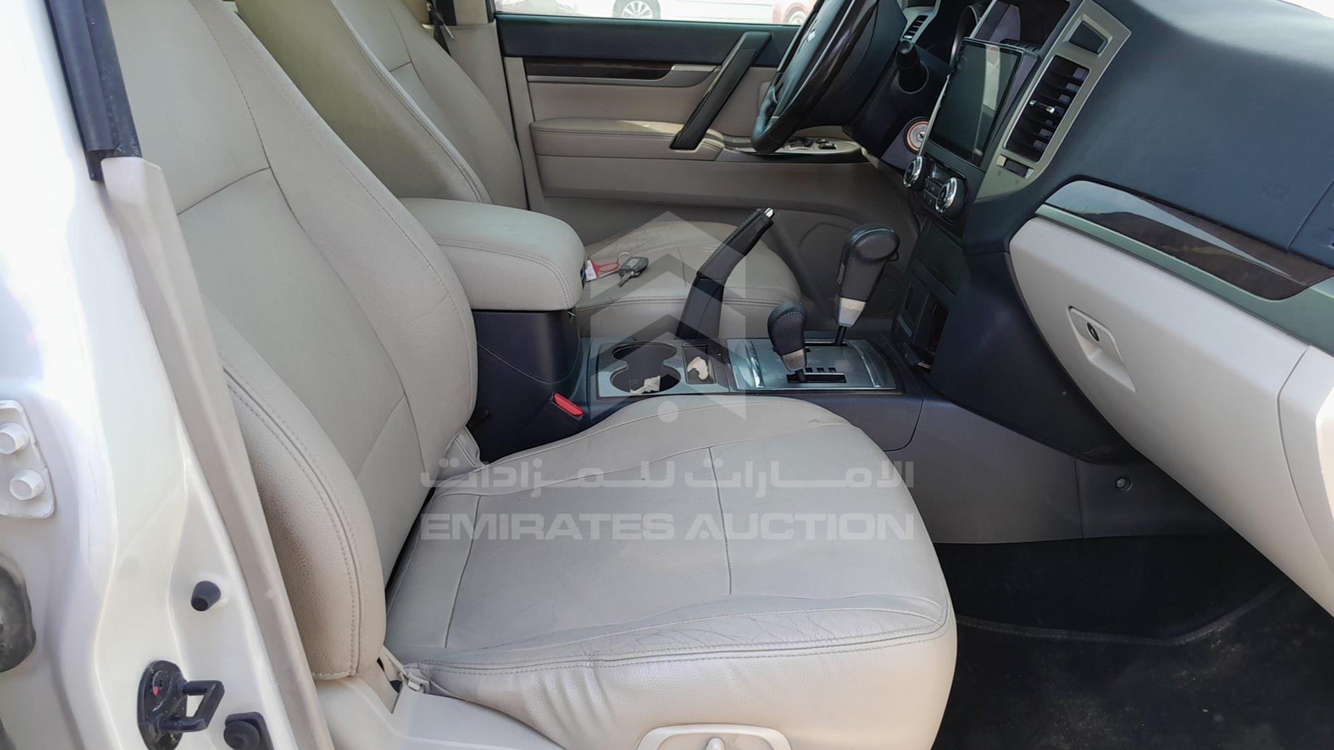 2015 MITSUBISHI PAJERO VIN: JMYLYV95WFJ713366