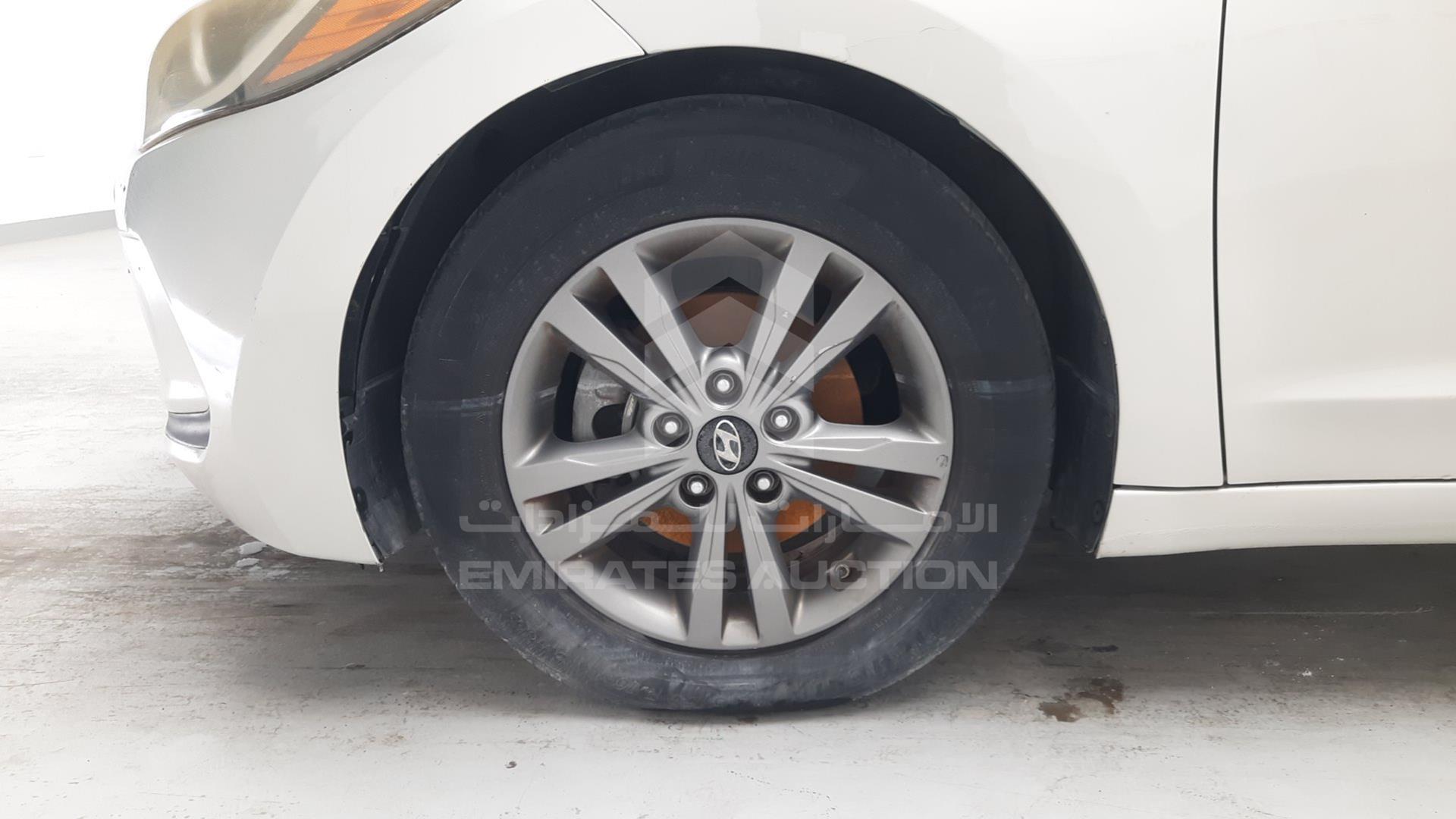 2018 HYUNDAI ELANTRA VIN: 5NPD84LF6JH235542